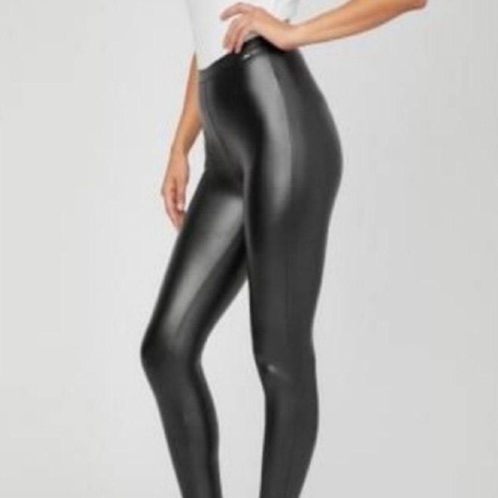 SALE Guess Mattie Black Faux Leather Like Leggings Skinny Unlined Light XL NWT - Picture 2 of 9